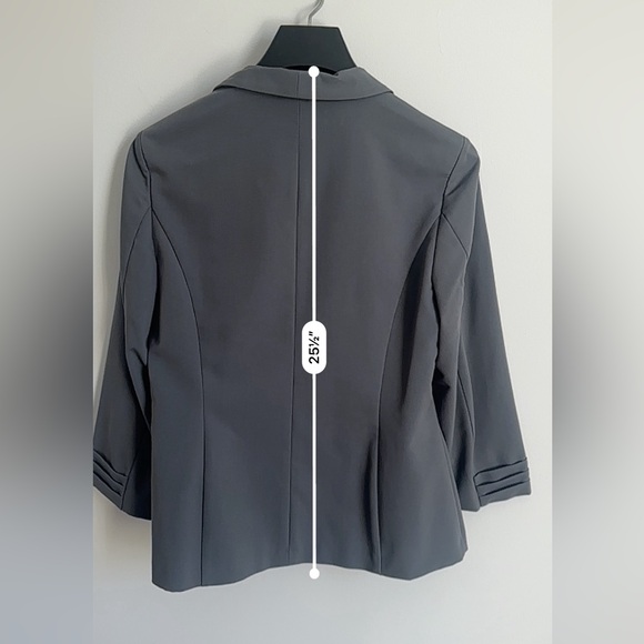 Marks & Spencer Grey Blazer 🤍 - Picture 7 of 10